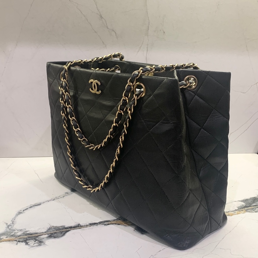 CHANEL Matelasse Lambskin Chain Shoulder Tote - Picture 3 of 10